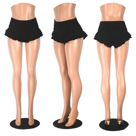 Women’s Ruffled Booty Shorts - Picture 1 of 5